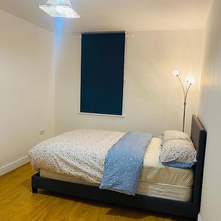 Lovely Cozy One Bedroom Apartment In Whitechapel Londres Exterior foto
